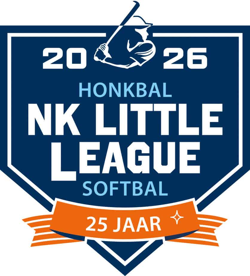 Logo van het NK Little League 2026 in de vorm van een honkbalplaat, met een slagman, de woorden honkbal en softbal en een oranje lint met 25 jaar.